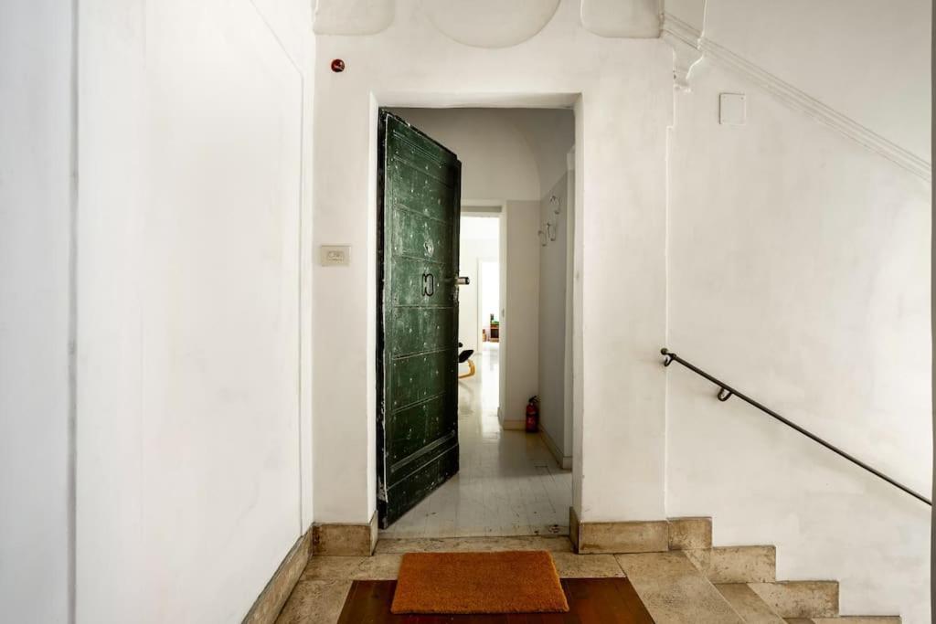Authentic Monti 5 Mins From Colosseum Apartamento Roma